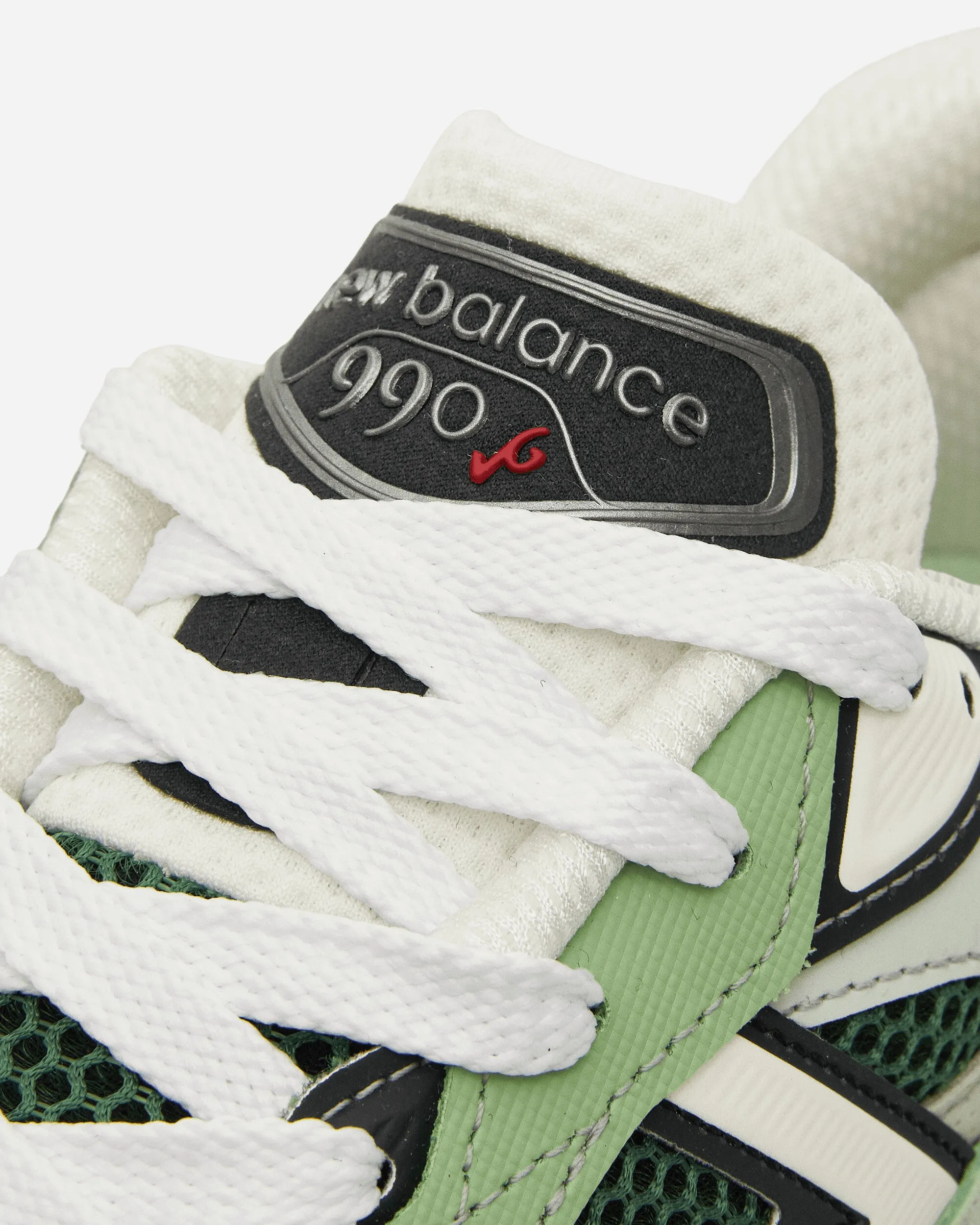 Made in USA 990v6 Sneakers Avocado / Natural Mint