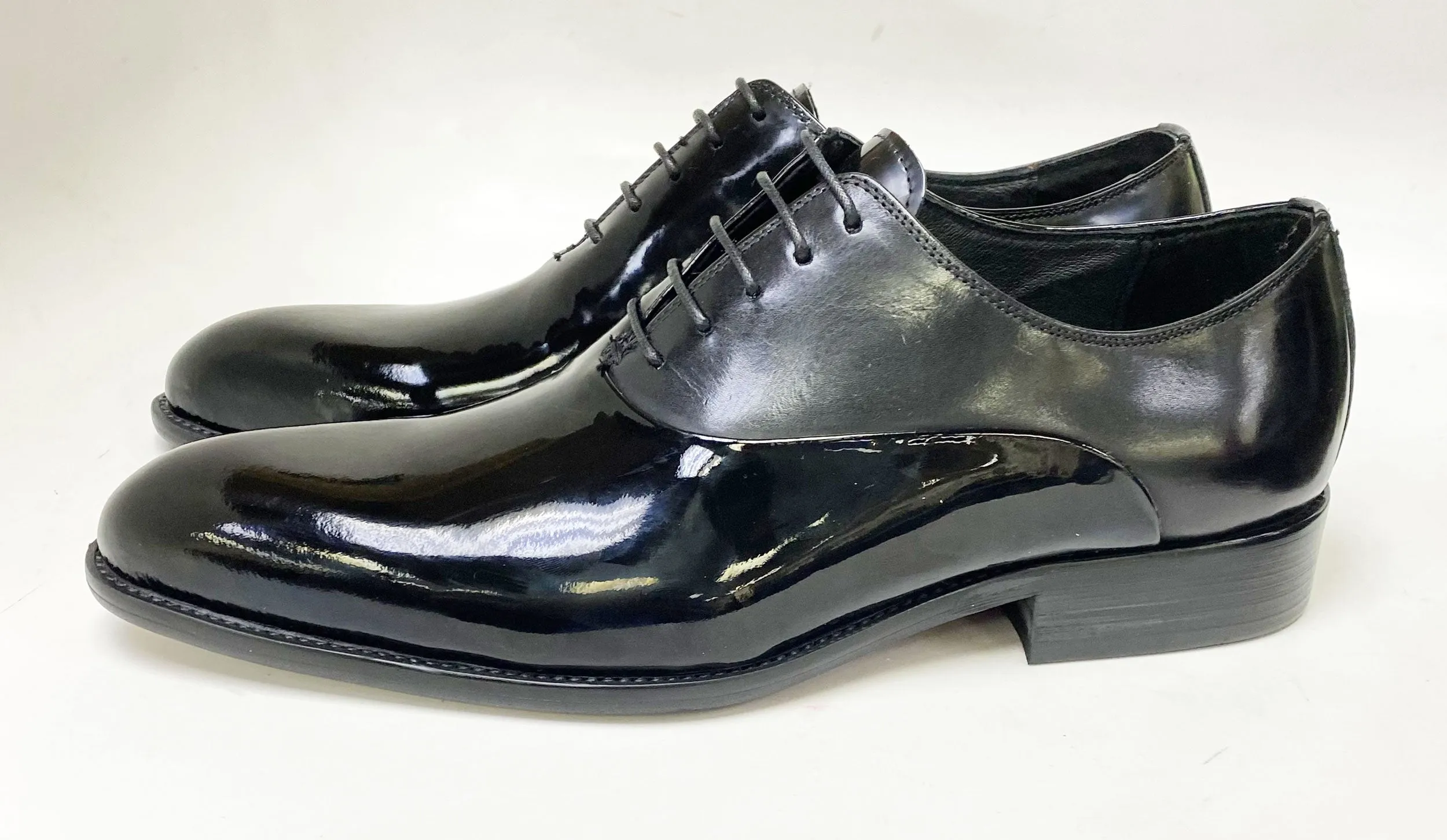 Style: Magnus-Black