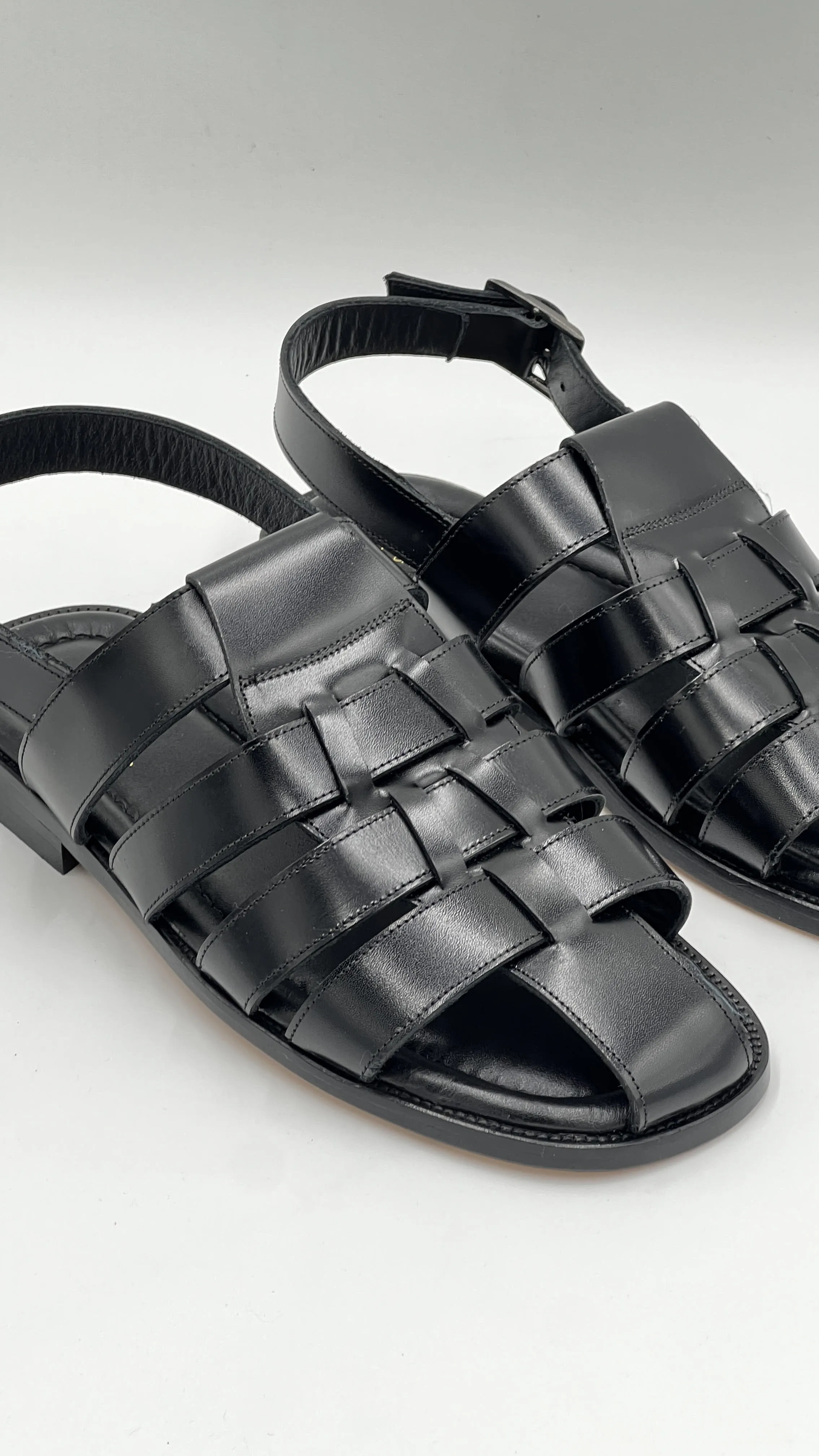 Style: S6285-Black