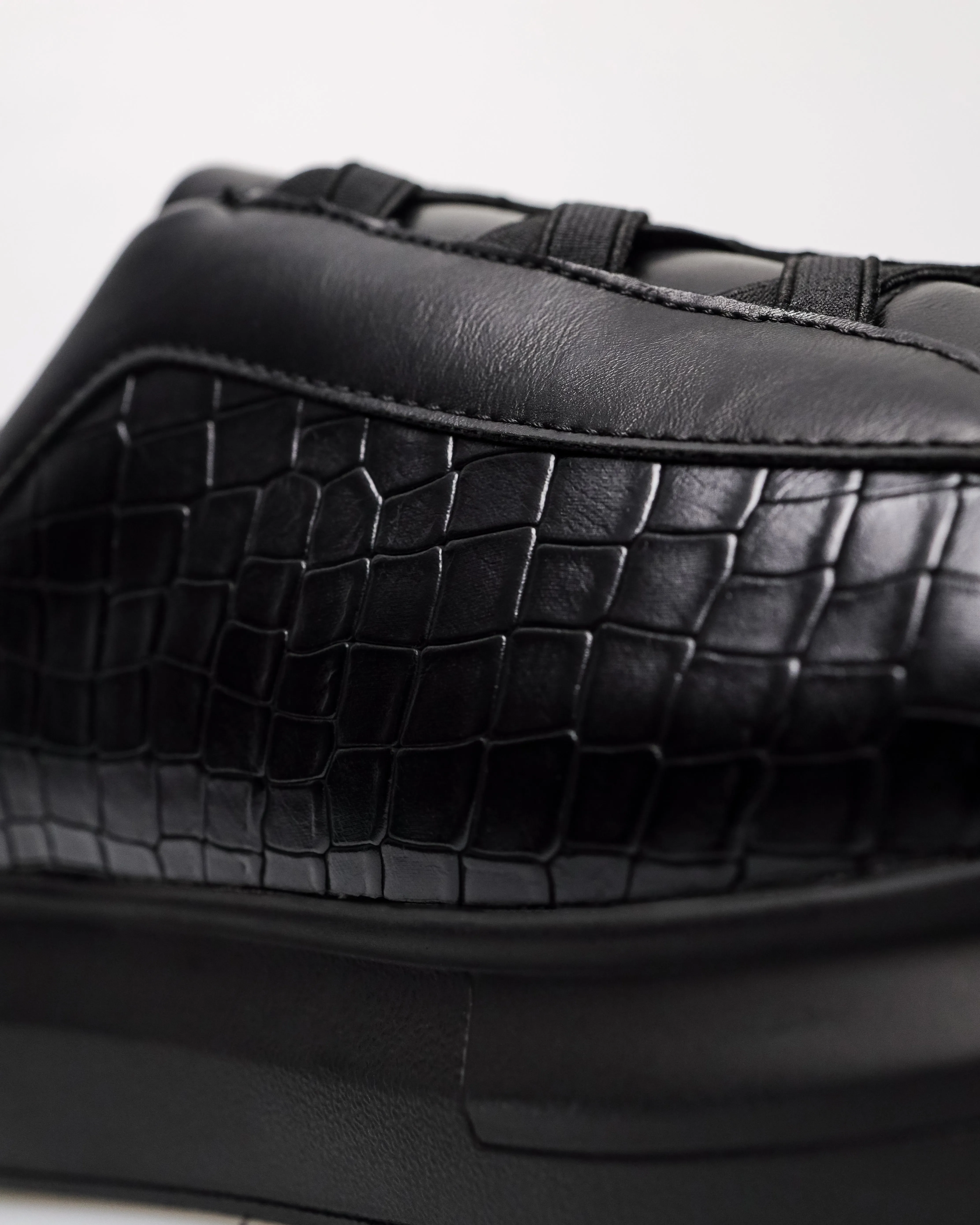 Tomaz C677 Men's Croc-Strap Sneakers
