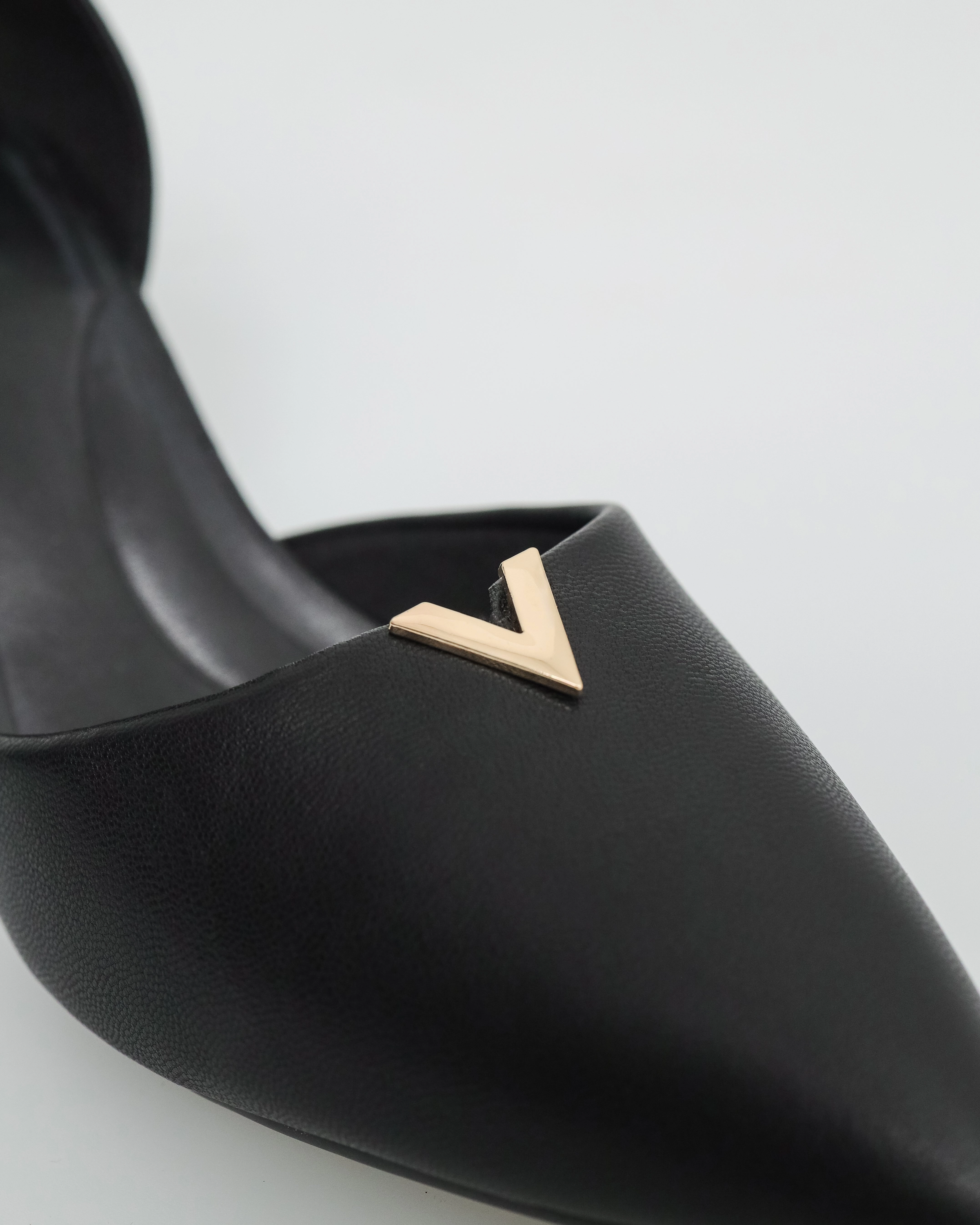 Tomaz NN272 Ladies Pointed Toe Ankle Strap Heels